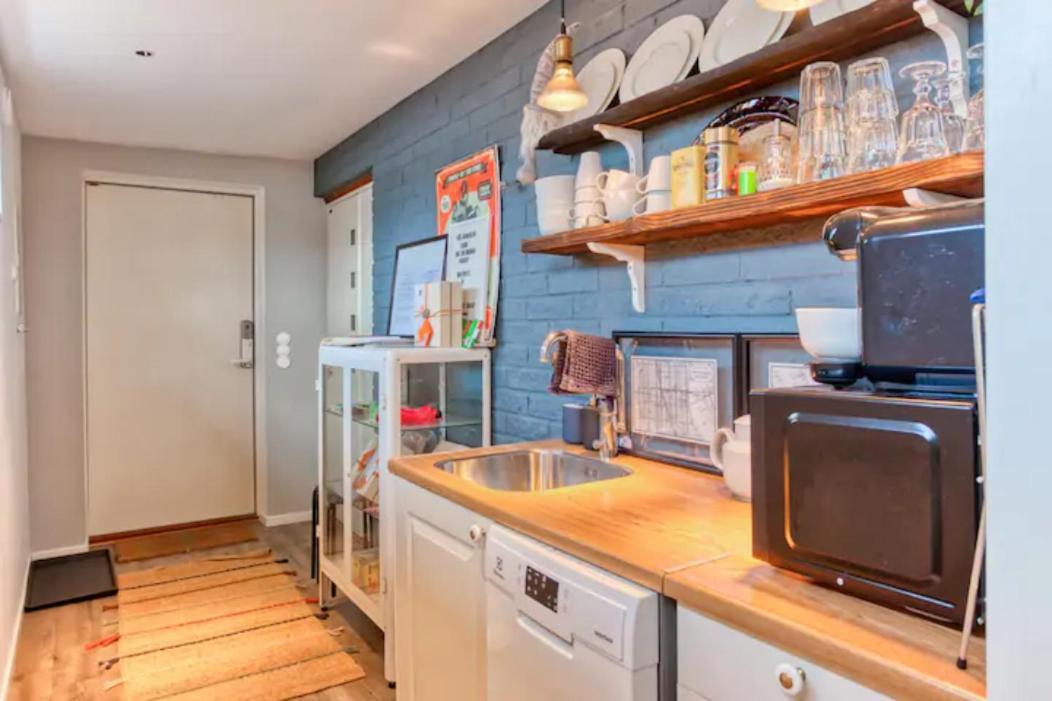 Beautiful Home Away From Home Near Stockholm City 살트헤바덴 외부 사진
