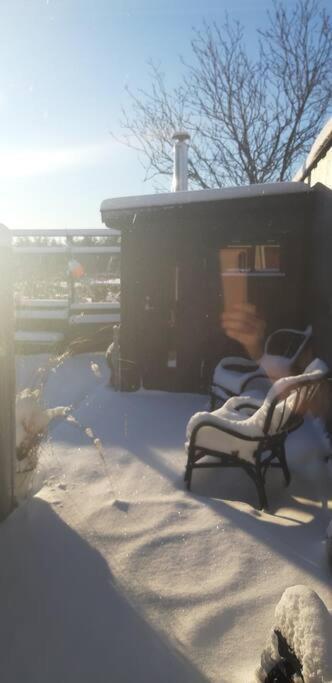 Beautiful Home Away From Home Near Stockholm City 살트헤바덴 외부 사진