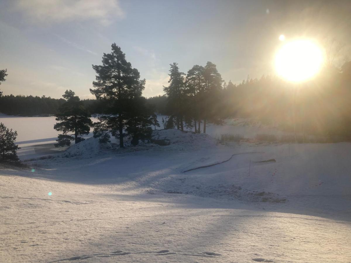 Beautiful Home Away From Home Near Stockholm City 살트헤바덴 외부 사진