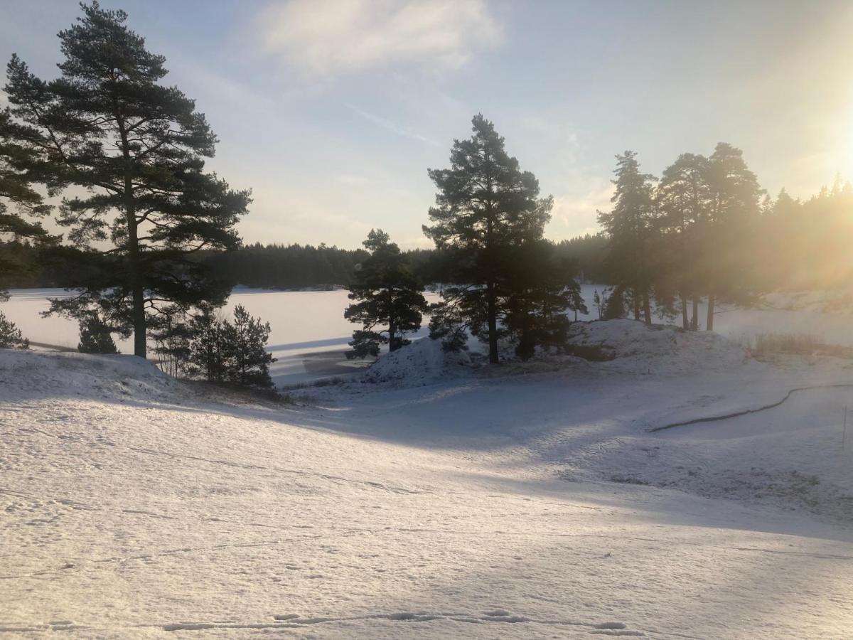 Beautiful Home Away From Home Near Stockholm City 살트헤바덴 외부 사진